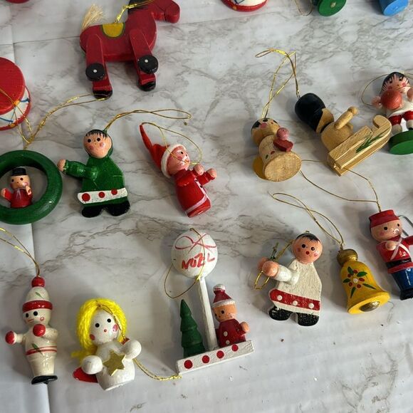 Vtg WOODEN SANTA TREE NOEL WATER TOWER ORNAMENTS UNBRANDED Christmas mixed lot - Picture 11 of 11